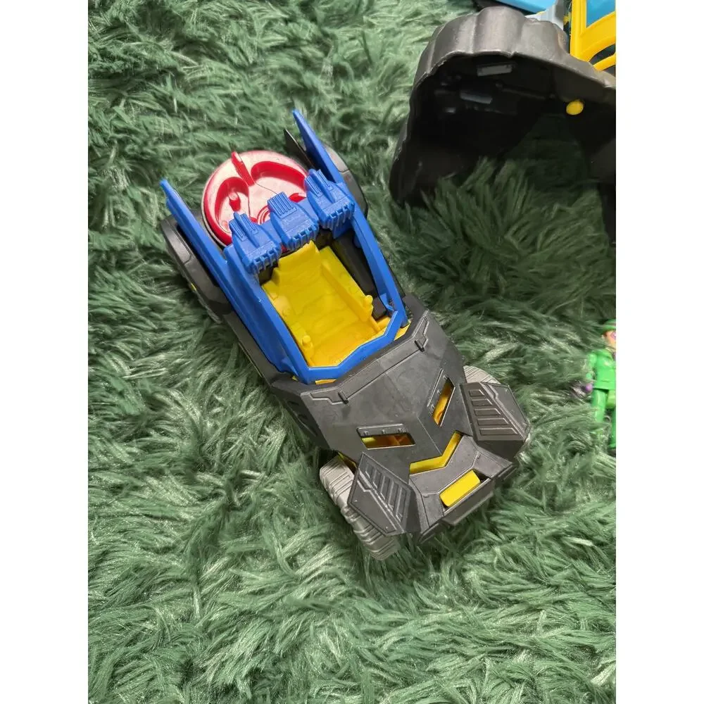 Fisher-Price Imaginext DC Super Friends Batcave Playset Batman Riddler Joker